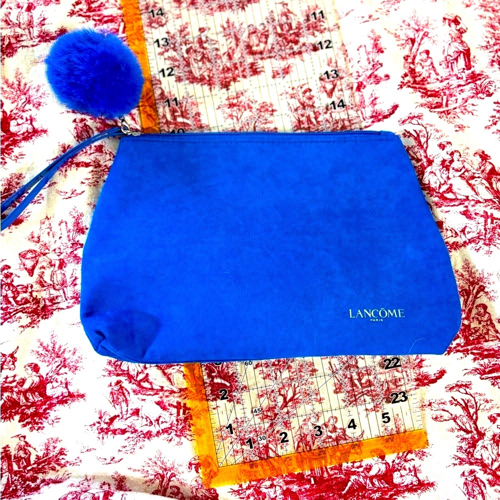 Lancome Cosmetic / Clutch Bag & Puffball keychain in 2026’s Primary Klein Blue!